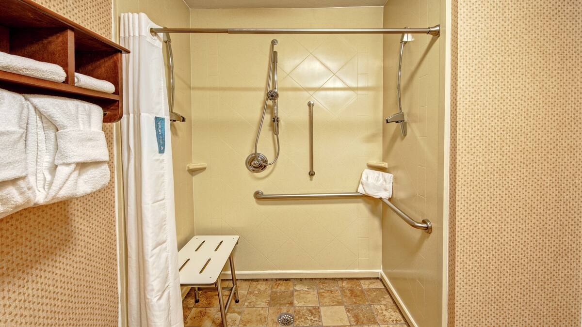 King Mobility Access room with roll-in shower